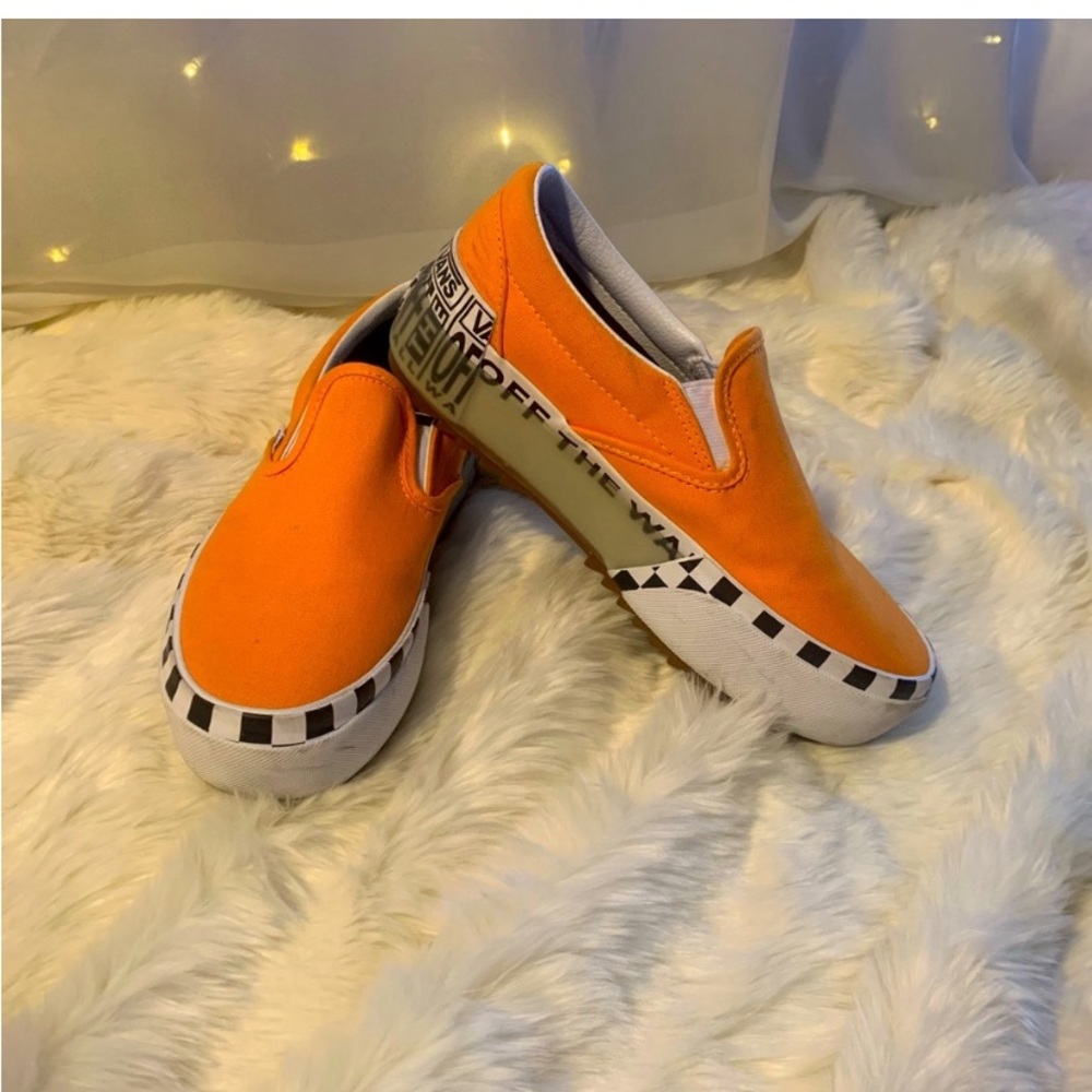 Classic Vans Off the Wall Slip-On Canvas Women’s Sneakers